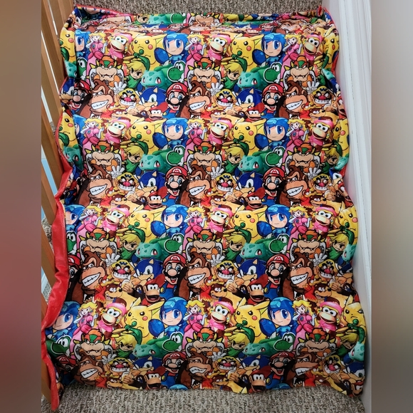 Reversible Super Mario Blanket - Picture 2 of 2